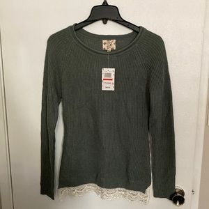 New with tags Hippie Rose pullover size XS